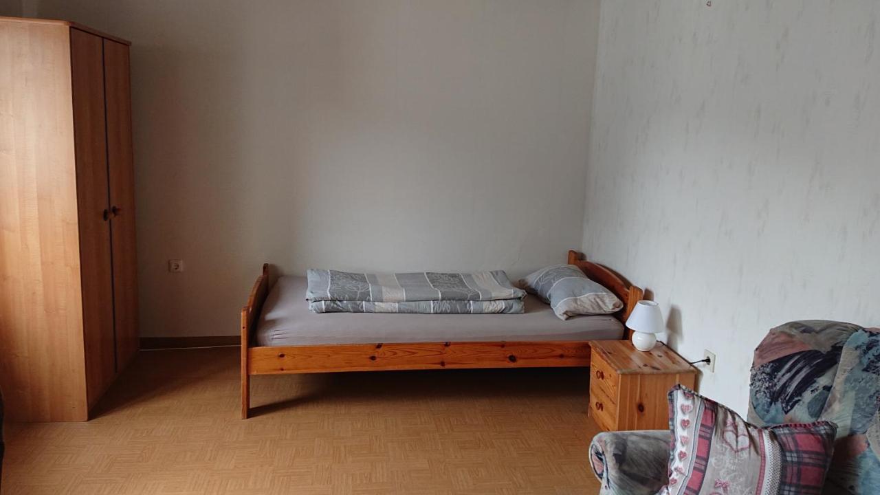 Ferienwohnung Linde - Marburg Biedenkopf Mit 5 Zimmer Und Balkon Frechenhausen Esterno foto