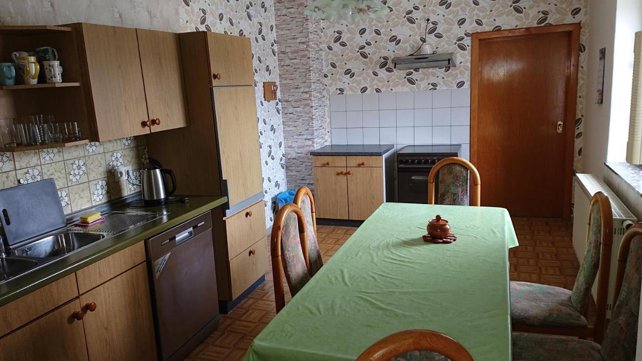 Ferienwohnung Linde - Marburg Biedenkopf Mit 5 Zimmer Und Balkon Frechenhausen Esterno foto