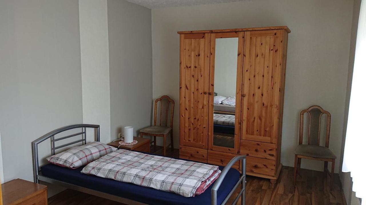 Ferienwohnung Linde - Marburg Biedenkopf Mit 5 Zimmer Und Balkon Frechenhausen Esterno foto